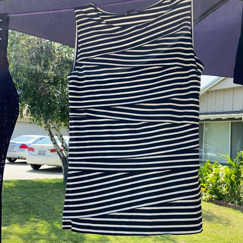 VERVI AMI BLK STRIPE SLEEVELESS BLOUSE WITH LAYERS